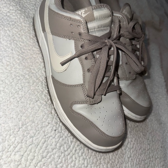 Nike Women's Gray and White Sneakers - Picture 5 of 6